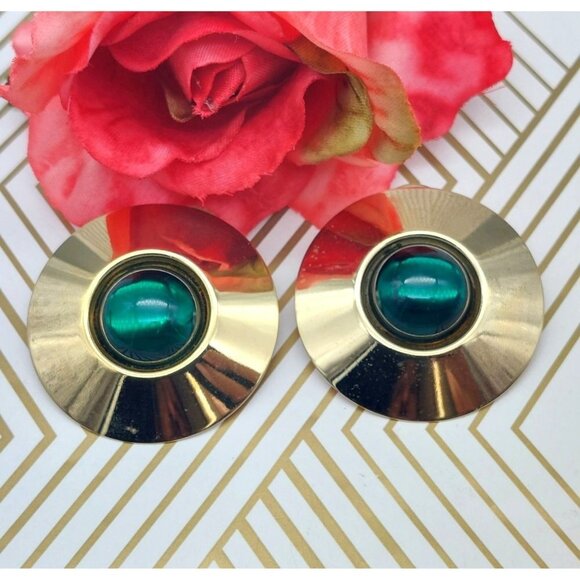 Statement 80's Round Gold Tone Earrings Green Cabachon Centers Pierced 1.75" - Picture 1 of 8